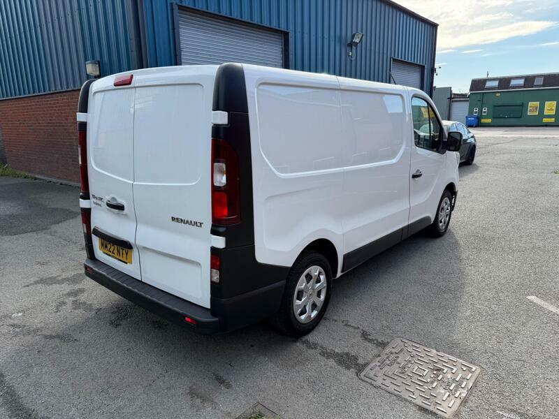 Renault Trafic 2.0-Dci-blue-sl28-business-l1-h1-euro-6-ss-5dr  #3
