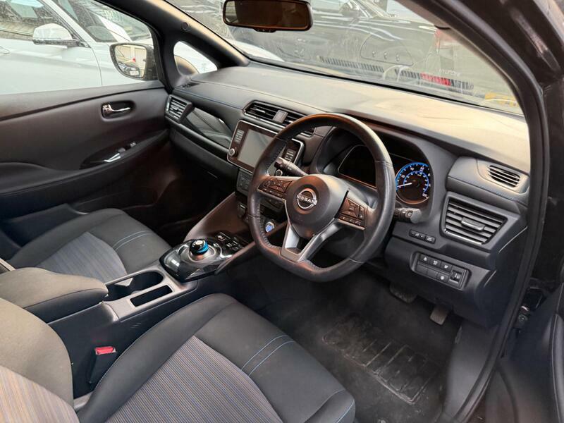 Nissan Leaf 39kwh-n-connecta-auto-5dr Black #3