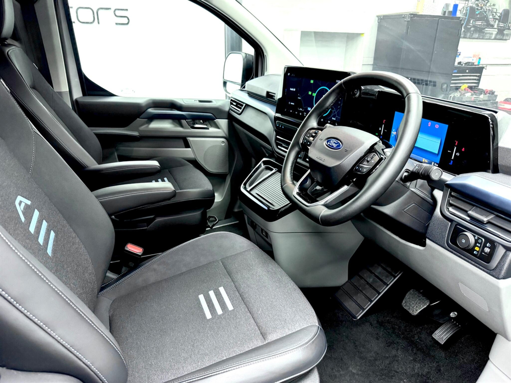 Ford Tourneo Custom 320 L2 Lwb 9 Seat Titanium 136Ps Eu6 Minibus Grey #25
