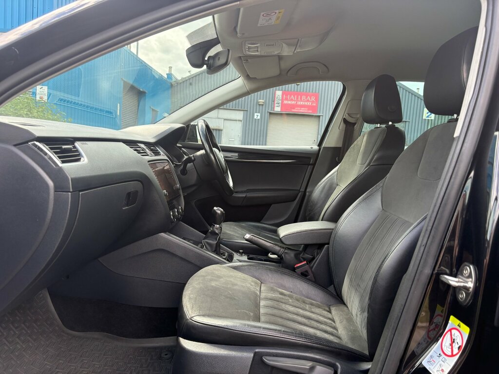 Skoda Octavia 1.6 Tdi Scr Se L Hatchback Euro Black #6