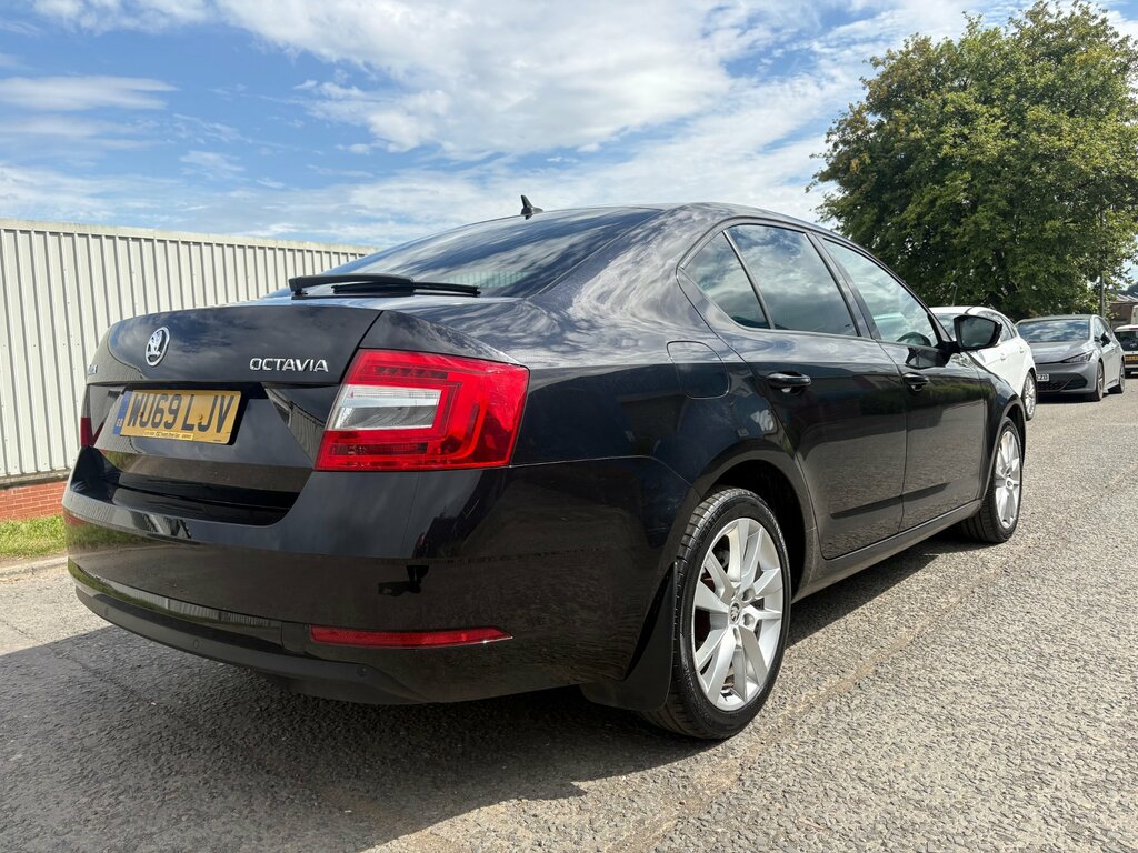 Skoda Octavia 1.6 Tdi Scr Se L Hatchback Euro Black #3