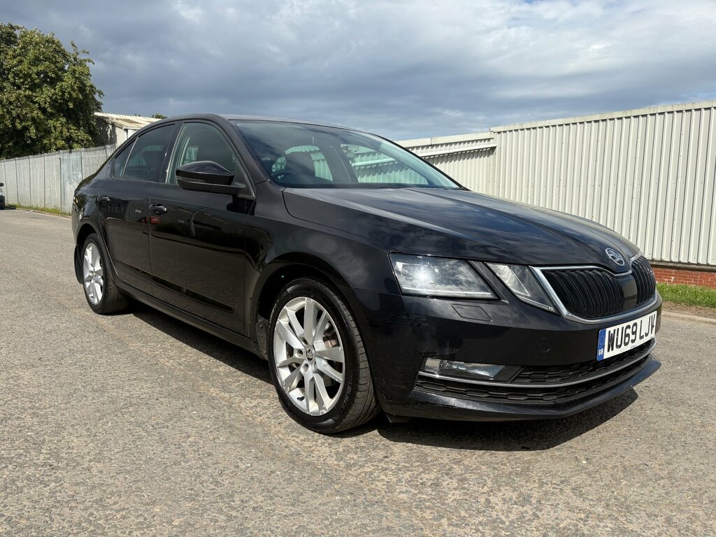 Skoda Octavia 1.6 Tdi Scr Se L Hatchback Euro Black