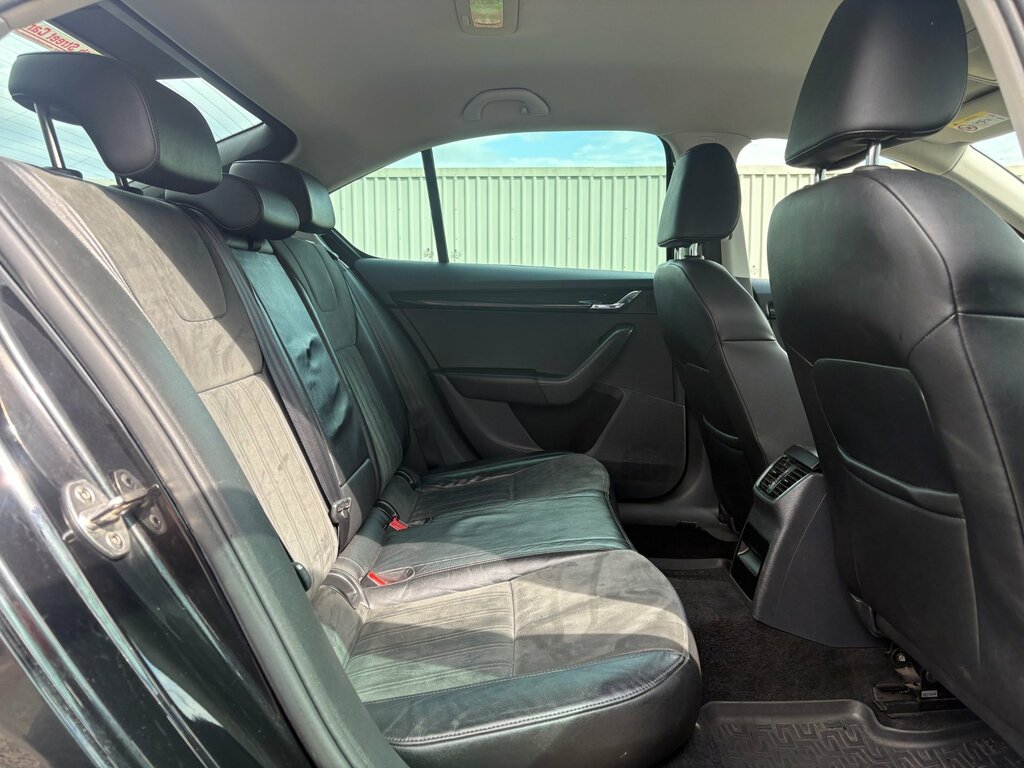 Skoda Octavia 1.6 Tdi Scr Se L Hatchback Euro Black #5