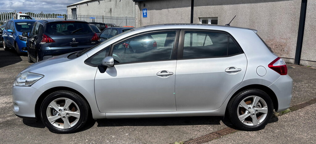 Toyota Auris 1.33 Dual Vvt-i Tr Hatchback Eur Silver #3