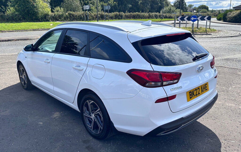Hyundai I30 1.6 Crdi Mhev Se Connect Tourer Hybrid White #3