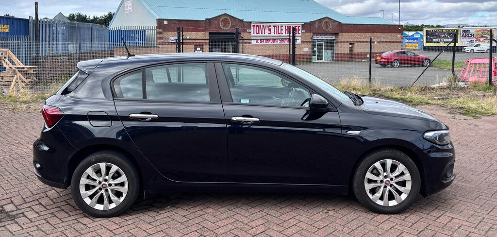Fiat Tipo 1.4 Mpi Easy Plus Hatchback Euro Black #4