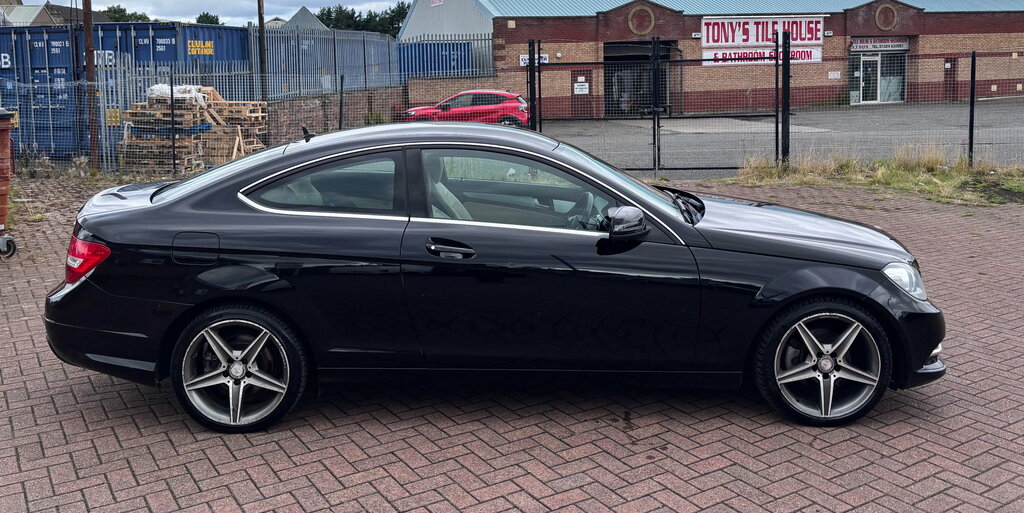 Mercedes-Benz C Class 2.1 C220 Cdi Blueefficiency Executive Se Coupe LL13XTN Black #2