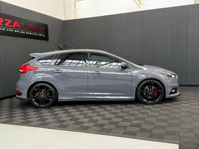 Ford Focus 2015 2.0T Ecoboost St-3 Hatchback Manua Grey #4