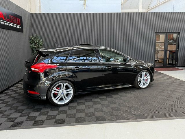 Ford Focus 2015 2.0T Ecoboost St-3 Hatchback Manua Black #5