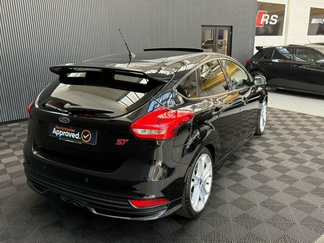 Ford Focus 2015 2.0T Ecoboost St-3 Hatchback Manua Black #6