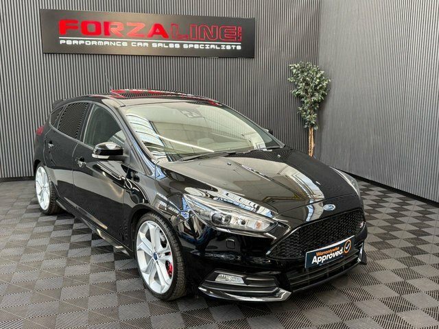 Ford Focus 2015 2.0T Ecoboost St-3 Hatchback Manua Black