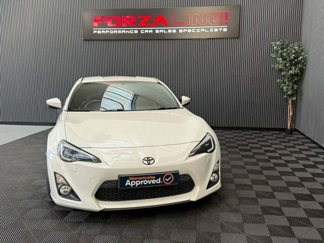 Toyota GT86 2014 2.0 Boxer D-4s Coupe Euro 5 White #3