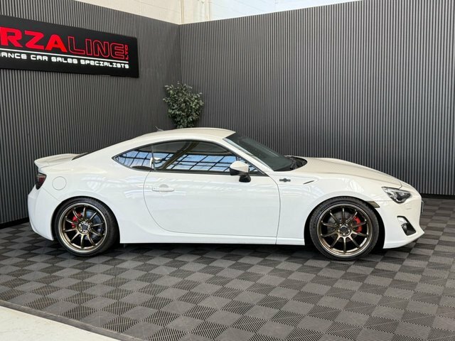 Toyota GT86 2014 2.0 Boxer D-4s Coupe Euro 5 White #4