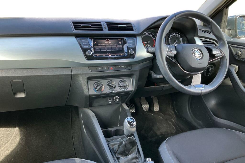 Skoda Fabia 1.0 Tsi Se Grey #4