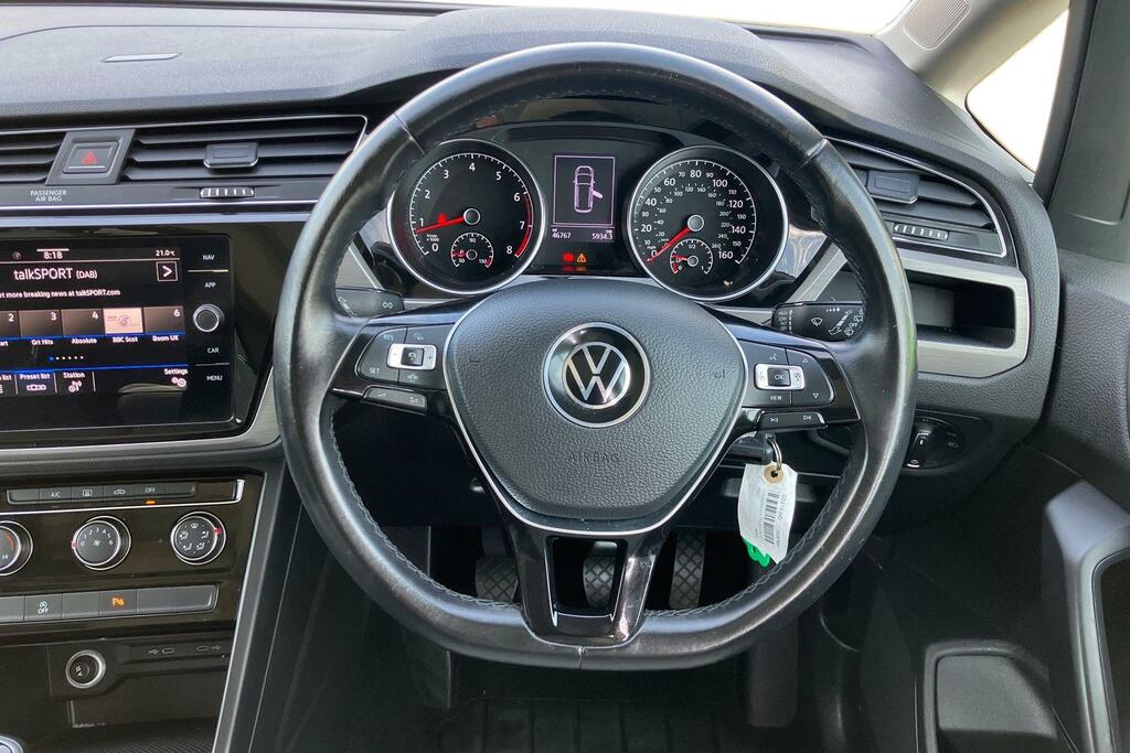 Volkswagen Touran 1.5 Tsi Evo Se Family White #5