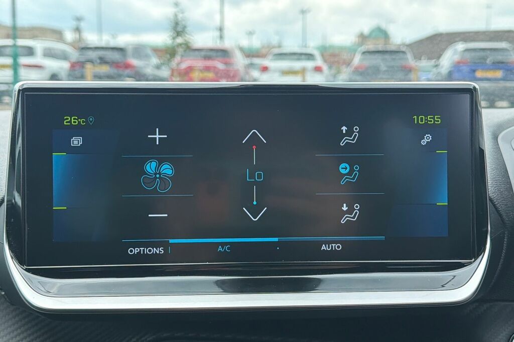 Peugeot e-208 100Kw Gt Premium 50Kwh LG72MBX White #6