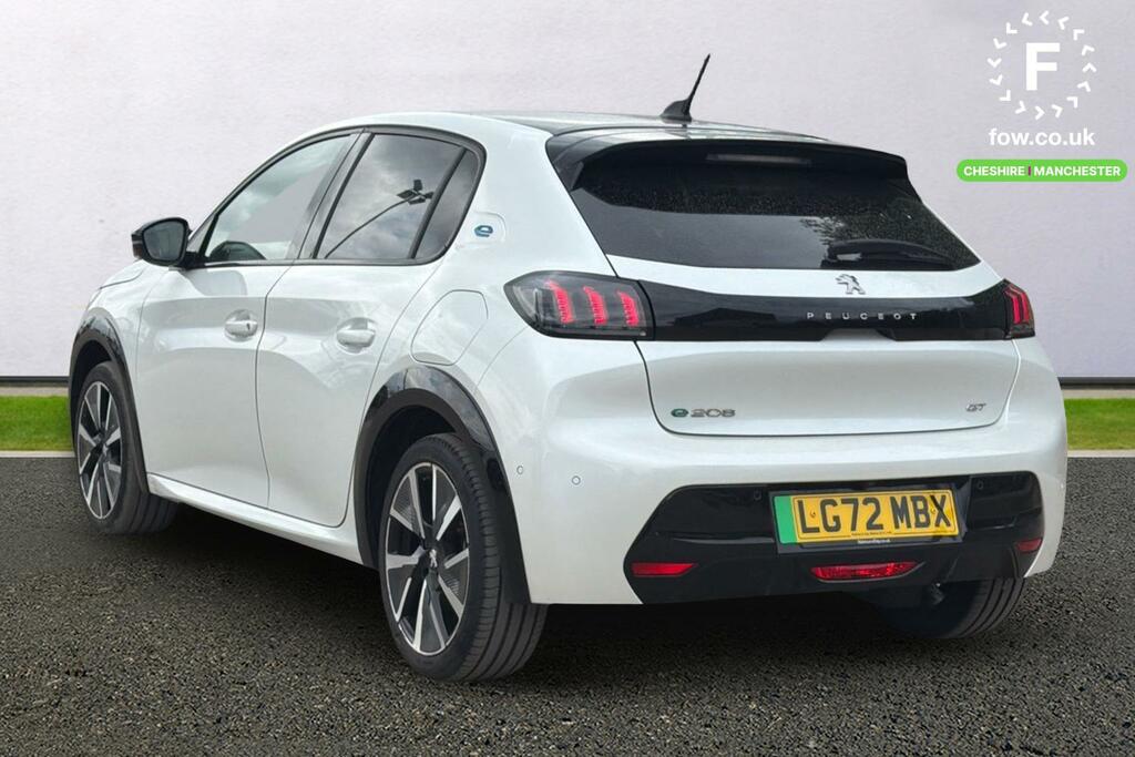 Peugeot e-208 100Kw Gt Premium 50Kwh LG72MBX White #2