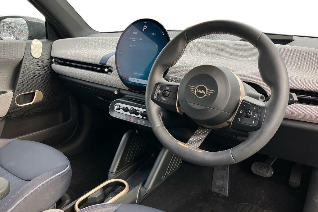 Mini Hatch 135Kw E Exclusive Level 2 41Kwh SB74MUY Black #3