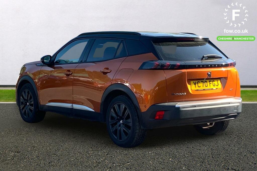 Peugeot e-2008 100Kw Gt 50Kwh Orange