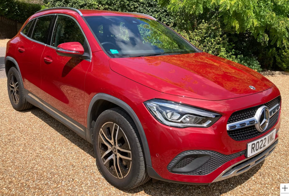 Mercedes-Benz GLA Class Gla 200 Sport Executive Red