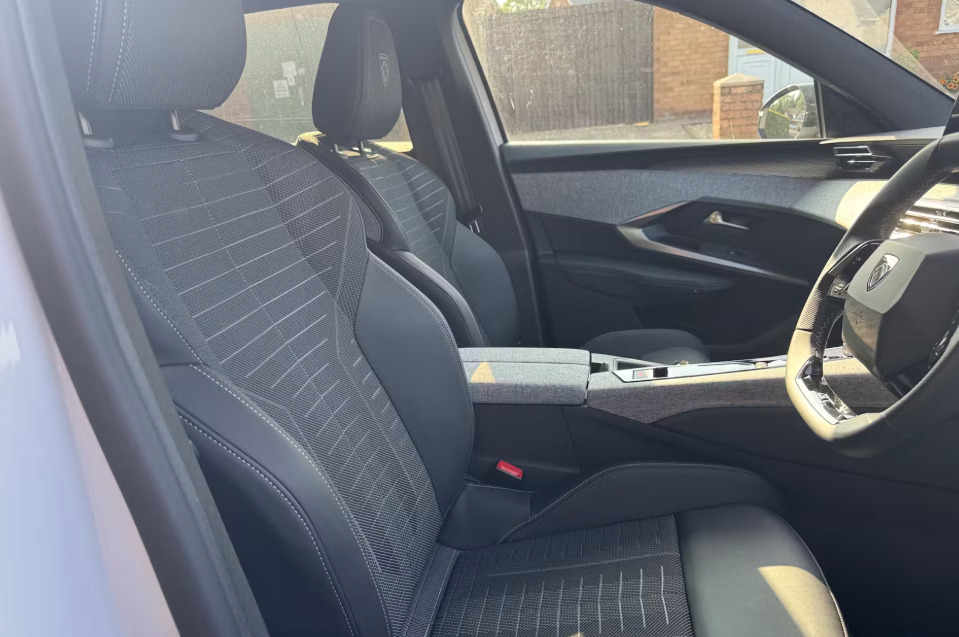 Peugeot 3008 1.2 Hybrid 145 Gt E-dsc6 White #5