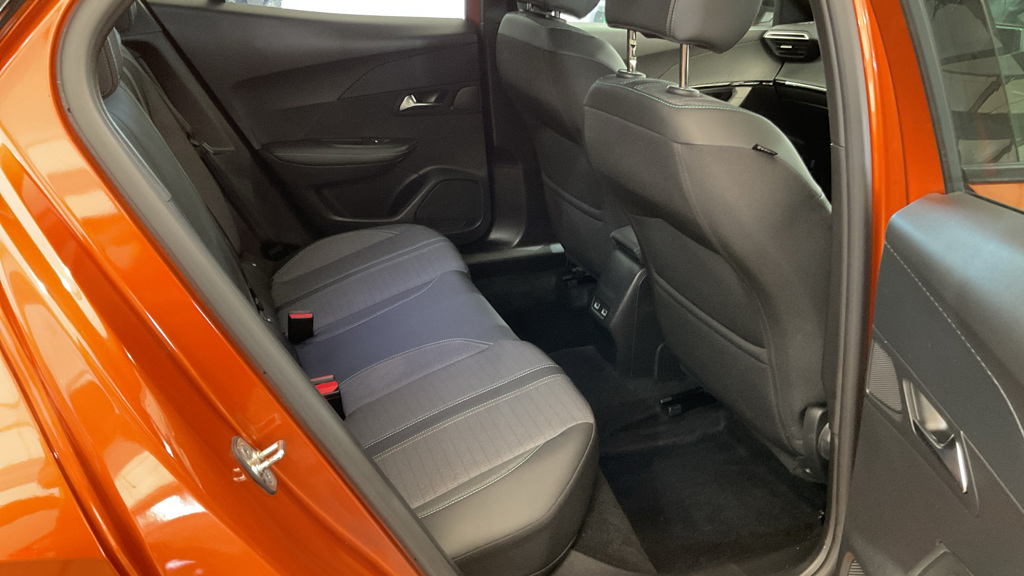 Peugeot e-2008 50Kwh Gt 7Kw Charger #10