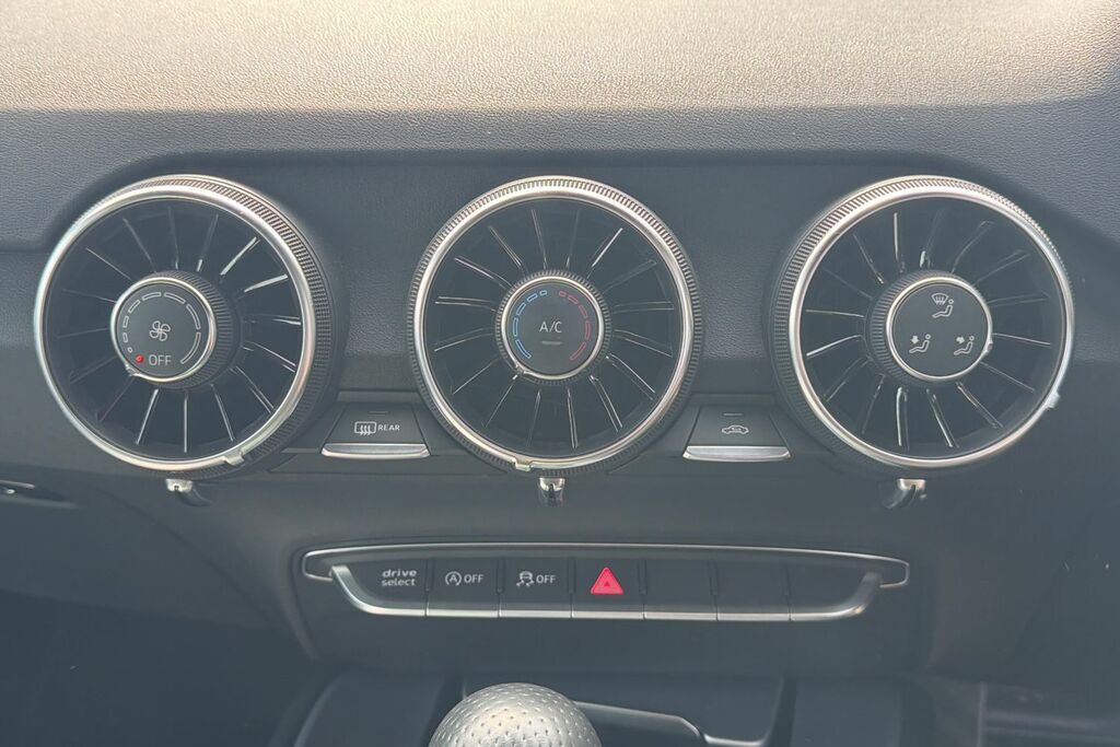 Audi TT 40 Tfsi Black Edition S Tronic MK73DZT White #6
