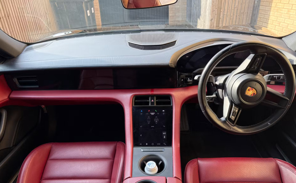 Porsche Taycan 390Kw 4S 79Kwh Black #3