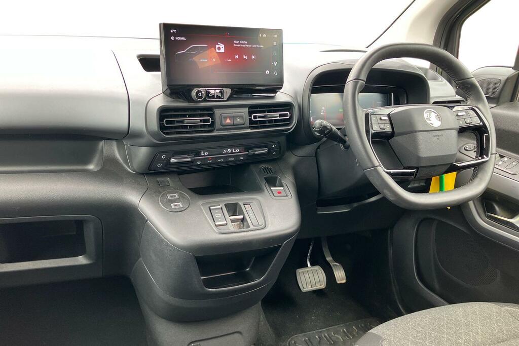 Vauxhall Combo-e Life 52Kwh Design XL Mpv 7.4Kw Charg  #4