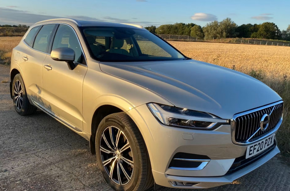 Volvo XC60 2.0 B5p 250 Inscription Geartronic Gold