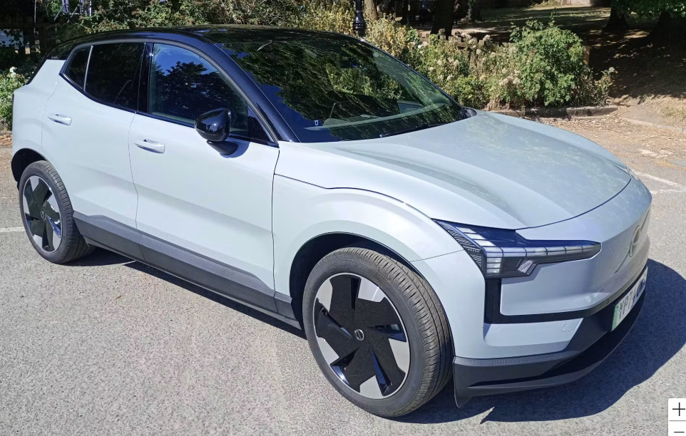 Volvo EX30 200Kw Sm Extended Range Plus 69Kwh Grey