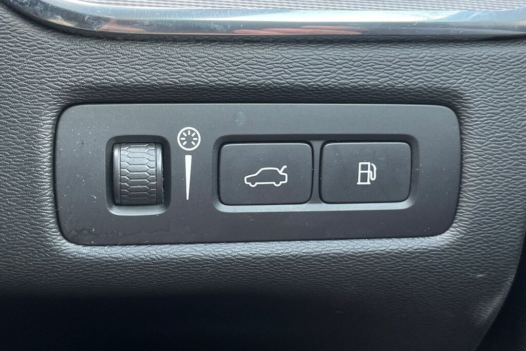 Volvo XC60 2.0H T6 Recharge 11.6Kwh R-design Plug-in Awd Silver #14