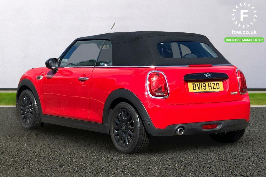 Mini Convertible 1.5 Cooper Classic II Comfort Pack DV19HZD Red #2