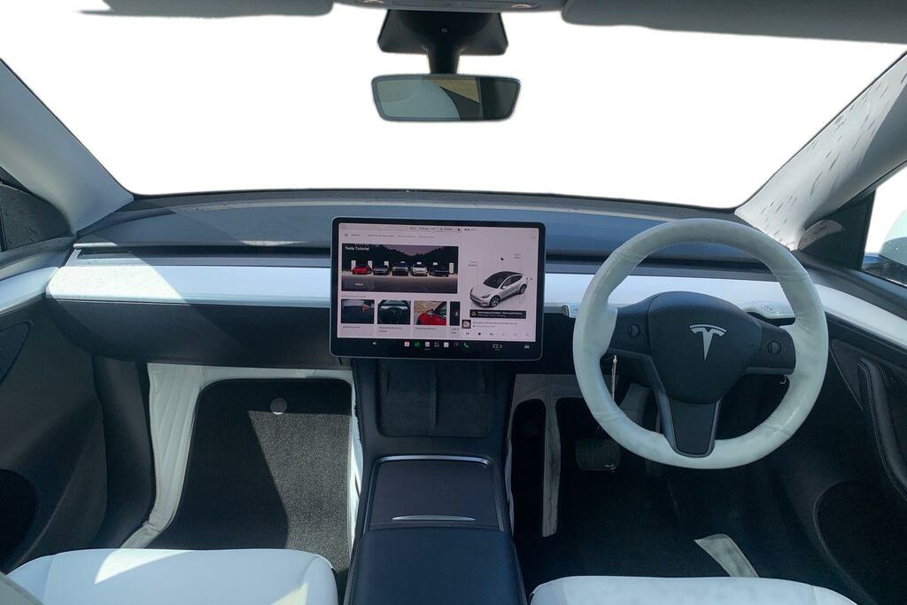 Tesla Model Y Long Range Awd BV72AUO White #3