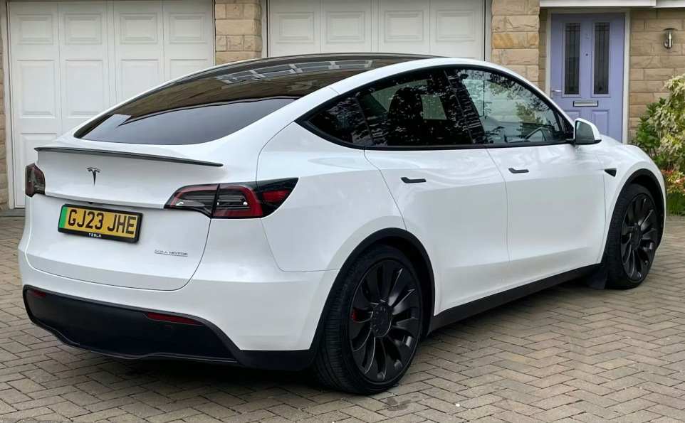 Tesla Model Y Performance Awd GJ23JHE White #2