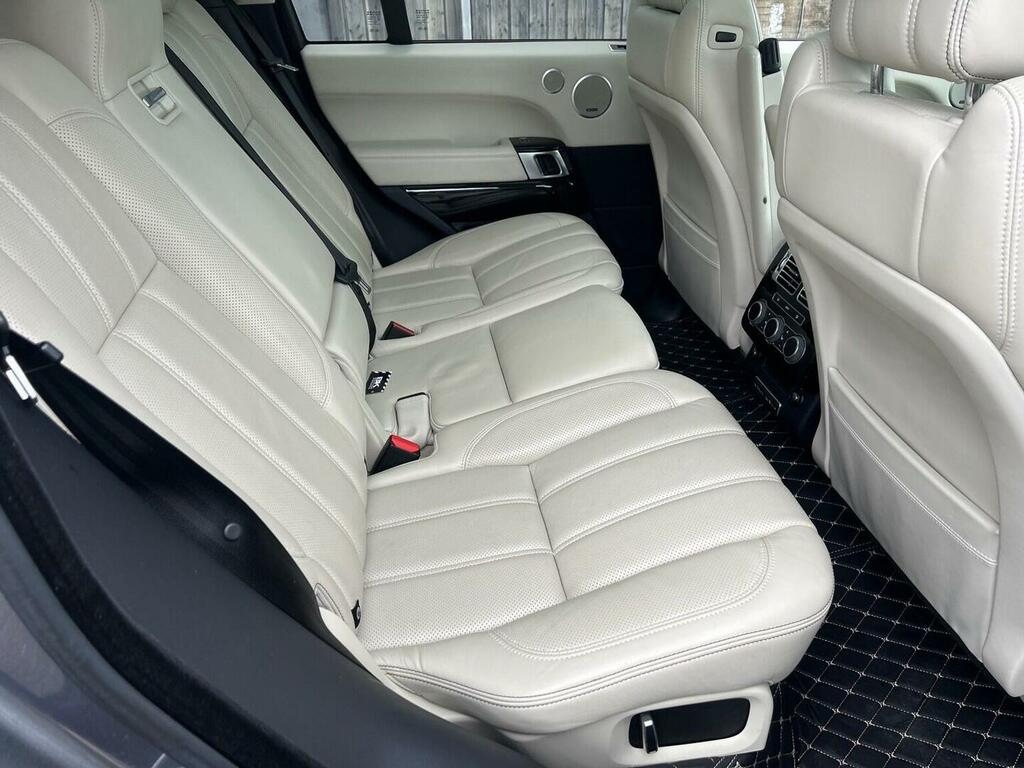 Land Rover Range Rover Tdv6 Vogue 5-Door Black #16