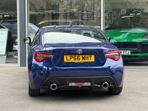 Toyota GT86 2.0 Boxer D-4s Coupe 200 Ps White #7