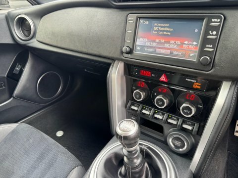 Toyota GT86 2.0 Boxer D-4s Coupe 200 Ps White #26
