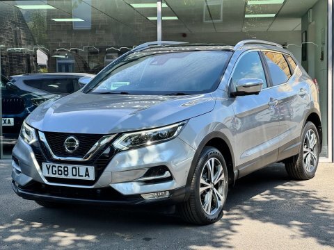 Nissan Qashqai 1.3 Dig-t Visia Hatchback Red #5