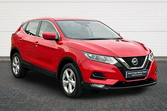 Nissan Qashqai Dig-t Acenta Premium Suv YB70XCX Red