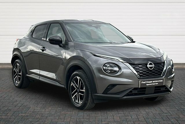 Nissan Juke 1.6 Hybrid N-connecta Black #1
