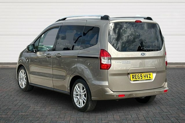 Ford Tourneo Courier Ecoboost Titanium Mpv Silver #5