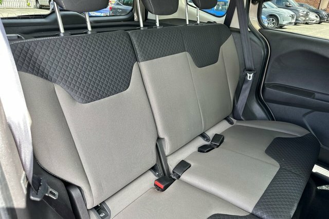 Ford Tourneo Courier Tourneo Courier Zetec Black #37