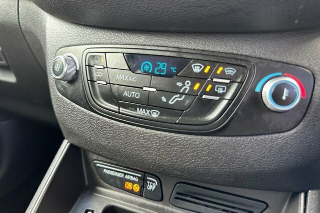 Ford Tourneo Courier Tourneo Courier Zetec Black #50