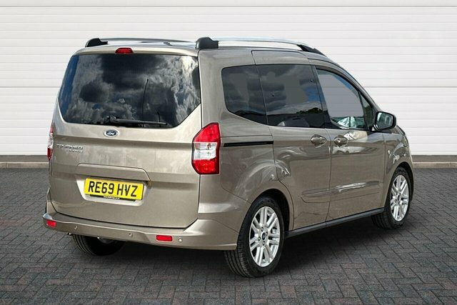 Ford Tourneo Courier Ecoboost Titanium Mpv Silver #3