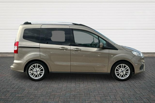 Ford Tourneo Courier Ecoboost Titanium Mpv Silver #2