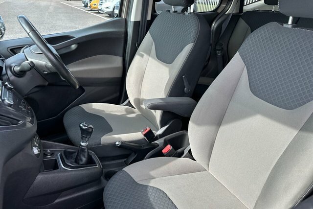 Ford Tourneo Courier Tourneo Courier Zetec Black #16