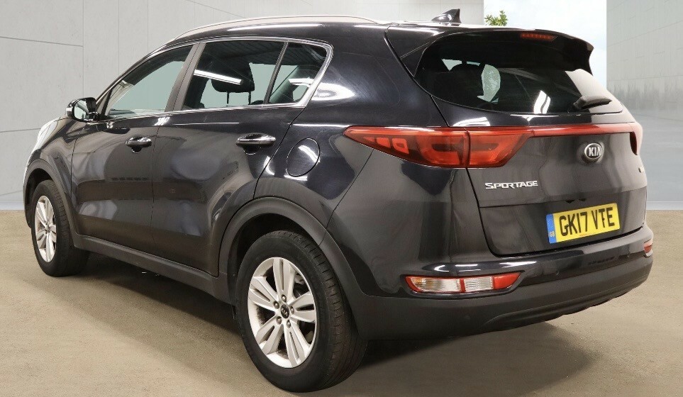 Kia Sportage 1.6 Gdi 2 Suv Euro 6 Ss 130 Black #4