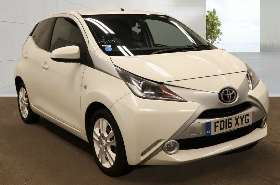 Toyota Aygo 1.0 Vvt-i X-pure Hatchback Euro White