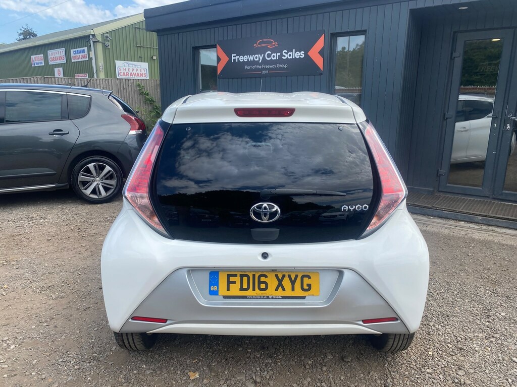 Toyota Aygo Hatchback 1.0 Vvt-i X-pure Hatchback Ma FD16XYG White #6